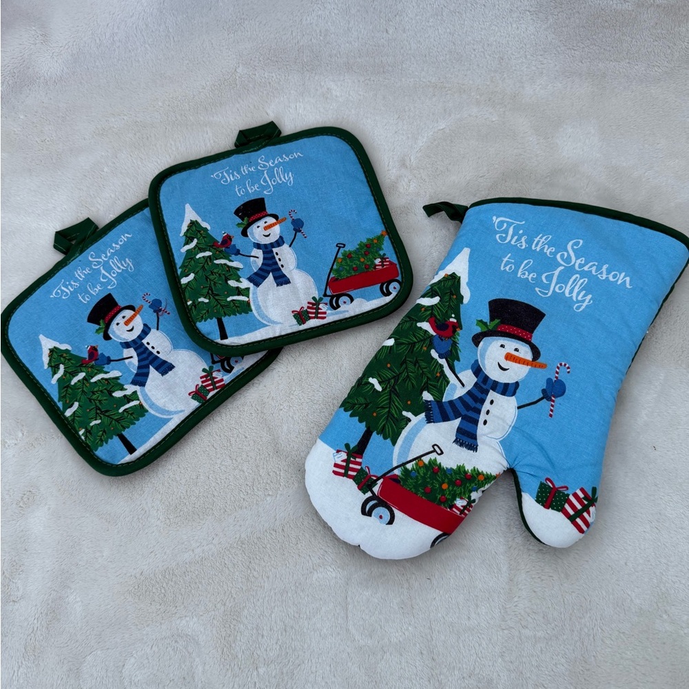 Festive Snowman Oven Mitt and Pot Holder Set